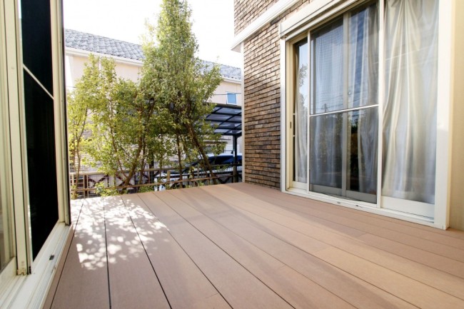 YKKAP人工木のリウッドデッキ