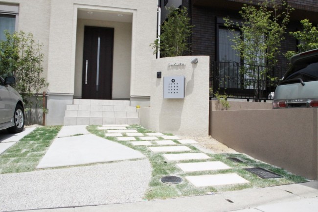 優しく出迎えるアプローチ