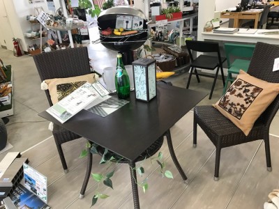 K-raucord_Dining_table_and_chair